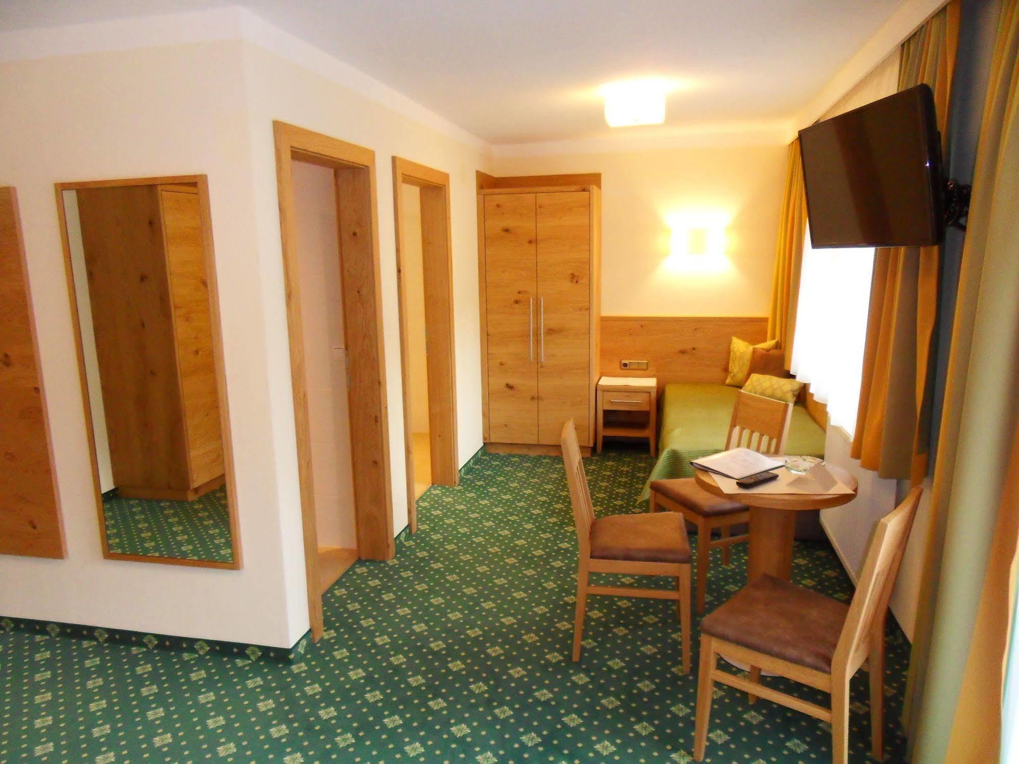 Pension Birkenhof ไมย์อาโฮเฟิน ภายนอก รูปภาพ