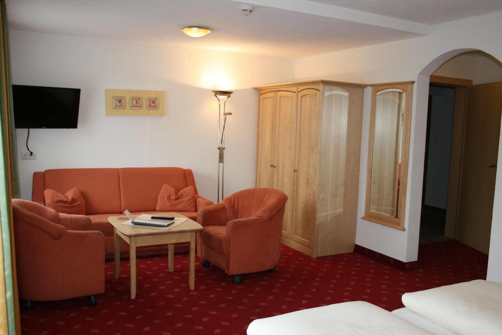Pension Birkenhof ไมย์อาโฮเฟิน ภายนอก รูปภาพ